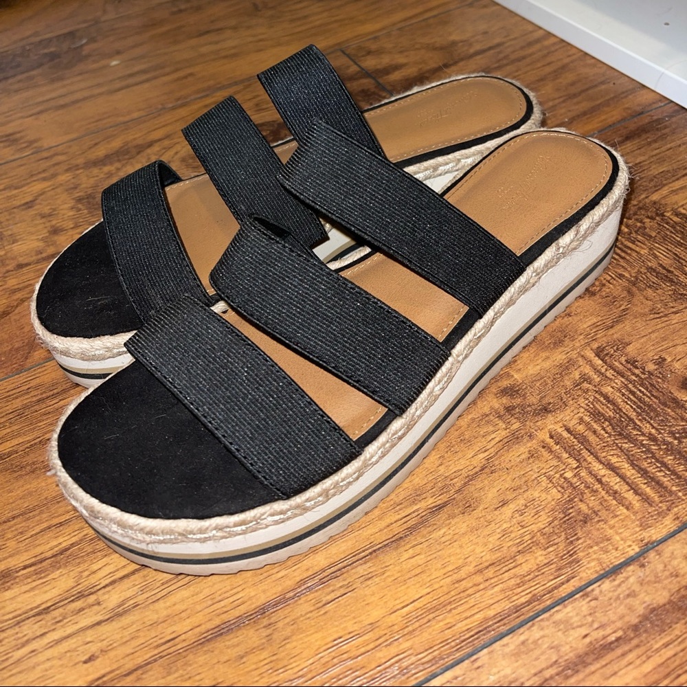 Cute Platform Sandals!!